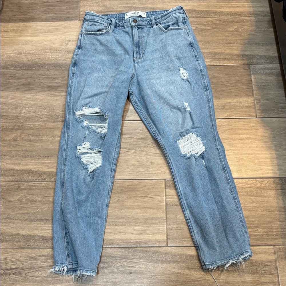 Hollister curvy high-rise mom jean